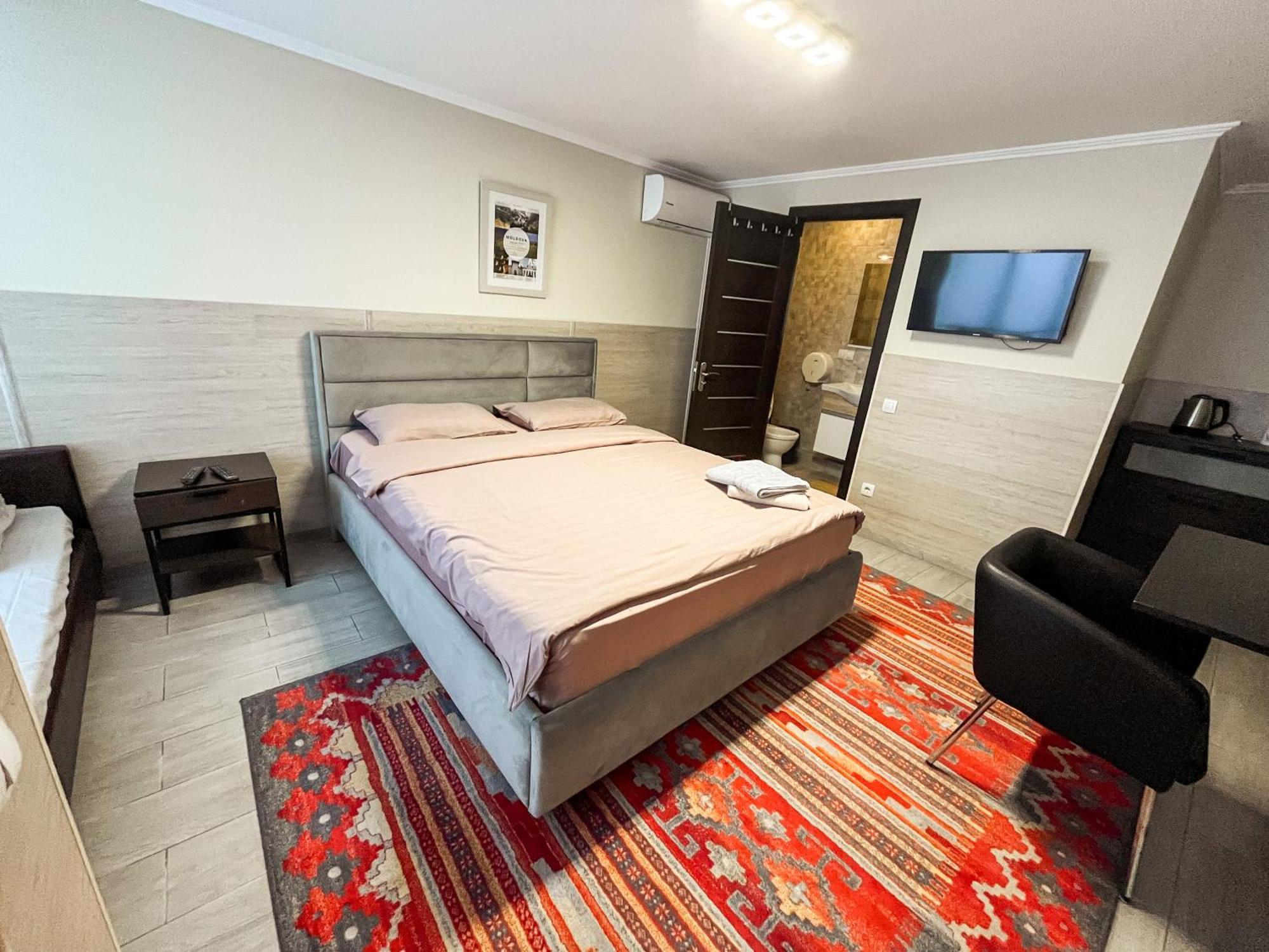 77/5 Hotel Chisinau Luaran gambar