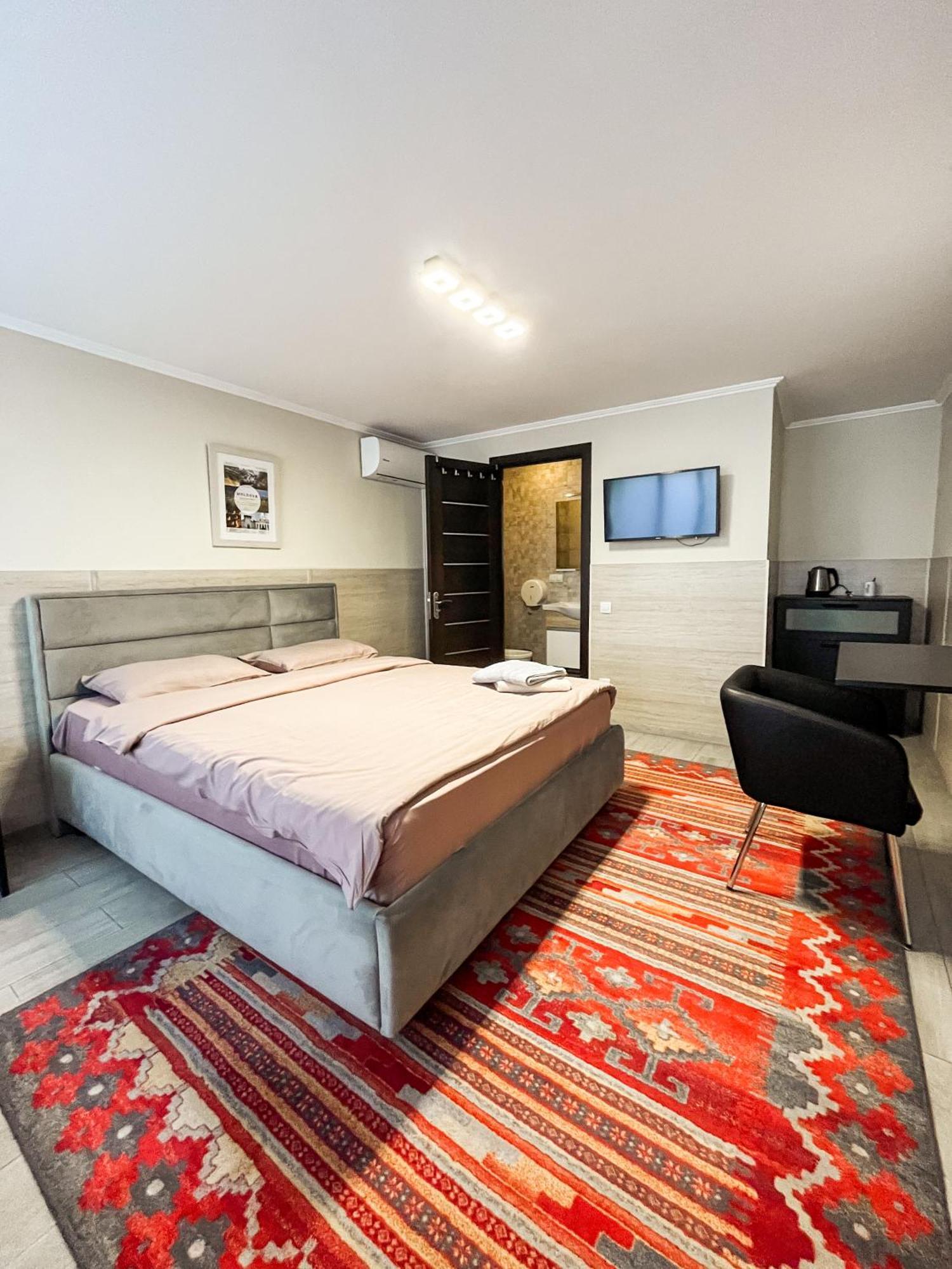 77/5 Hotel Chisinau Luaran gambar