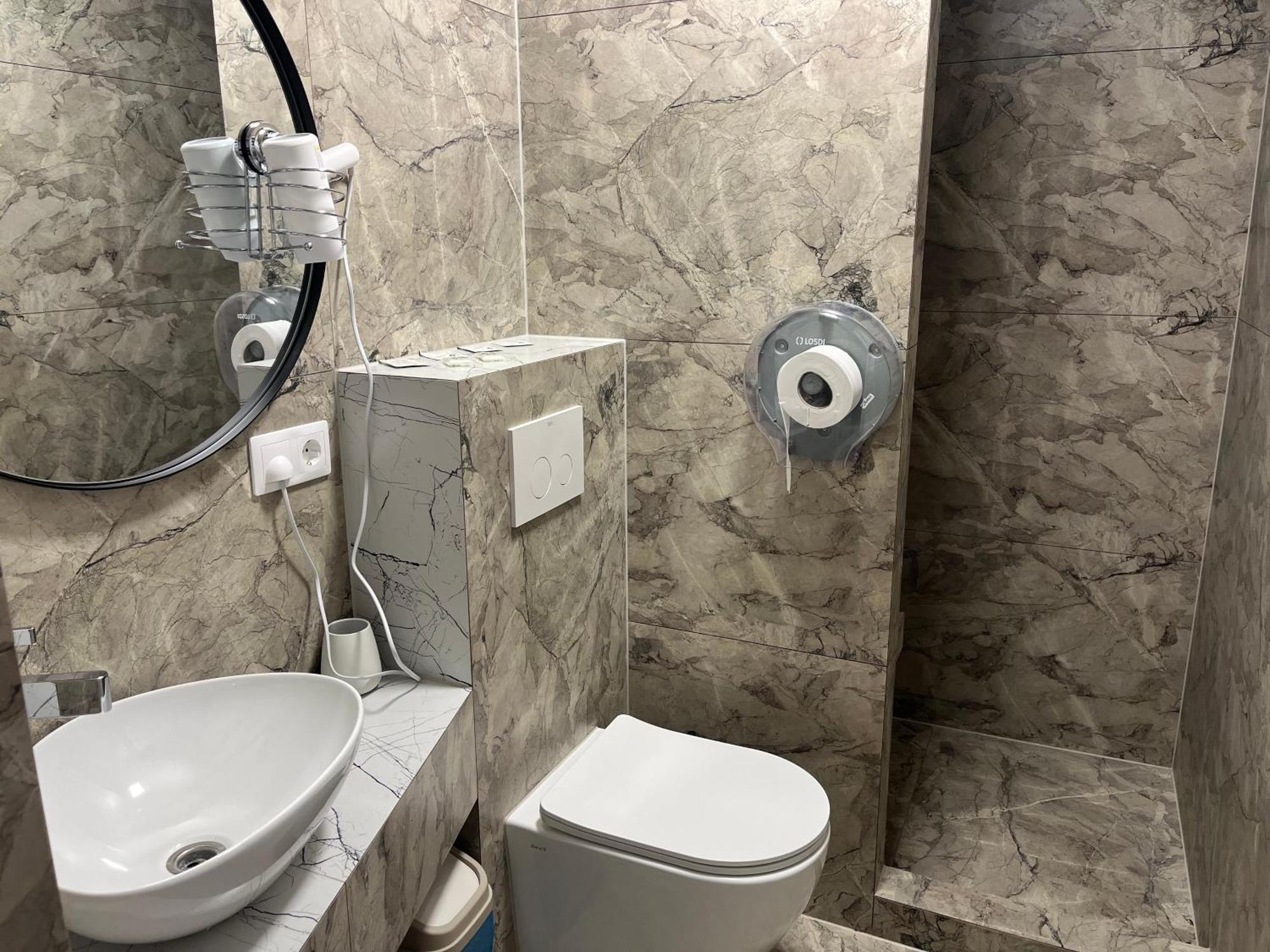 77/5 Hotel Chisinau Luaran gambar